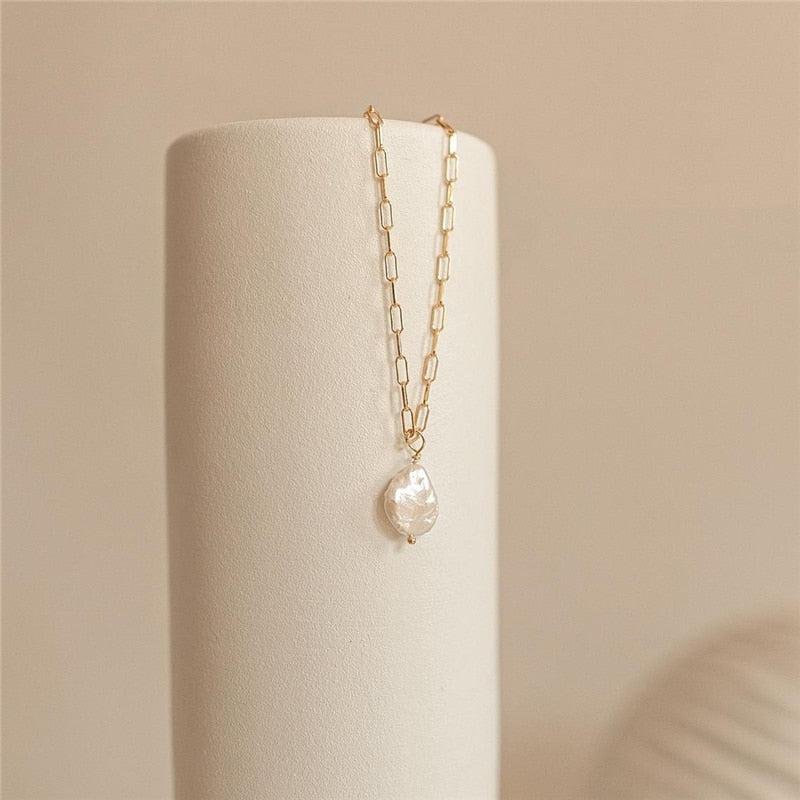 Pearl Pendant Linked Necklace